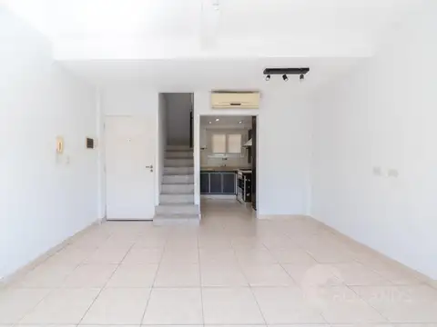 Depto Tipo Casa 2 ambientes con 1 baño