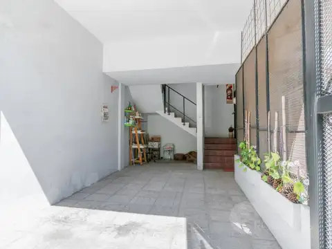 Depto Tipo Casa en Venta en Saavedra, USD 155.000
