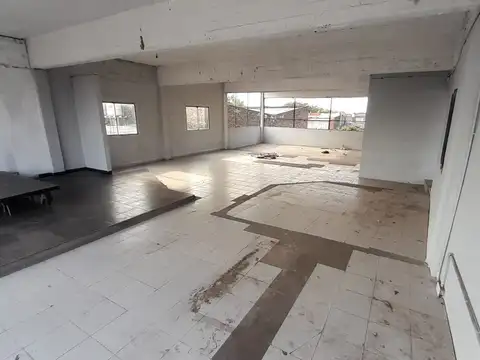 Local en Alquiler en Isidro Casanova, $ 800.000