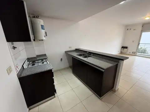 Departamento en  alquiler monoambiente con balcón al frente - Wilde Avellaneda