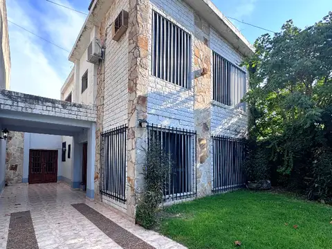 Casa en Fisherton sobre arteria principal y potencial comercial
