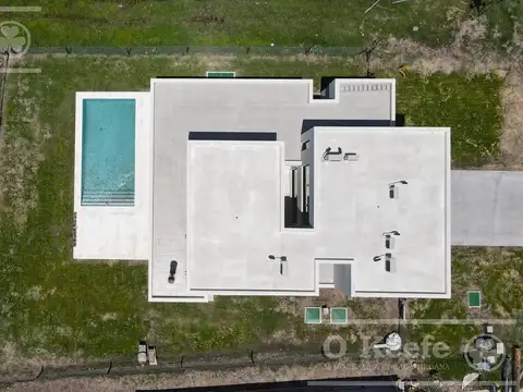 Casa 5 ambientes con 4 baños