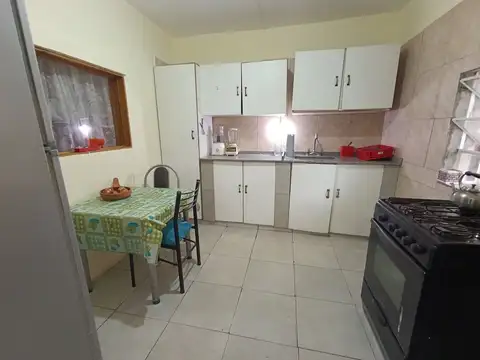 Casa 4 ambientes con 1 baño