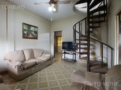 Venta o PERMUTA Casa 4amb con Parque y Cochera San Justo Apto Credito