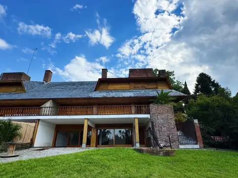 Casa en Alquiler de 4 dormitorios