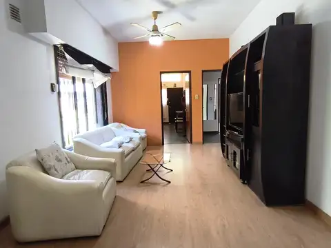 Depto Tipo Casa en Alquiler con 1 cocheras