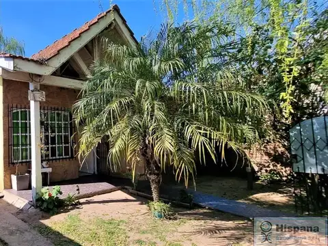 Casa en alquiler, ubicada a metros de la ex Ruta 8 (Arturo Ilia), sobre la calle Brughetti.