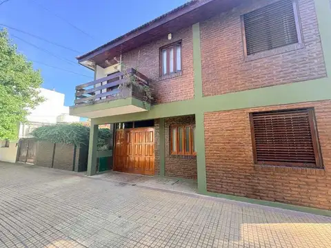 Casa en alquiler - Frente al Parque San Martín, La Plata