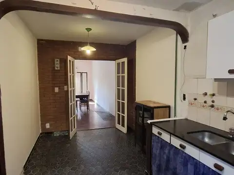 CASA EN VENTA EN CARAPACHAY MULTIFAMILIAR