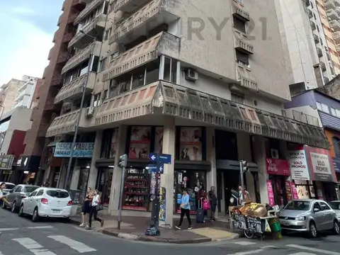 Alquiler, 2 Dormitorios con gran balcon