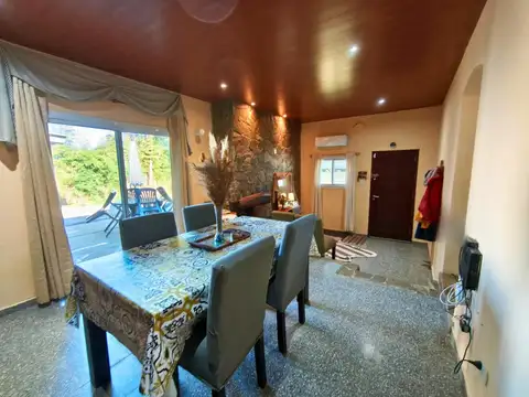 Casa 6 ambientes con 1 baño