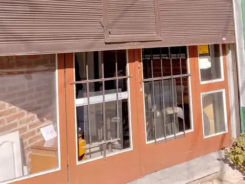 Venta de Lote de Terreno con local Comercial y PH de 2 ambientes, a Refaccionar