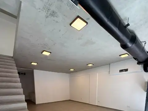 Local en Venta en Villa Luro, USD 330.000