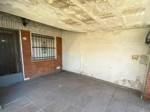 Casa 3 ambientes con 1 baño