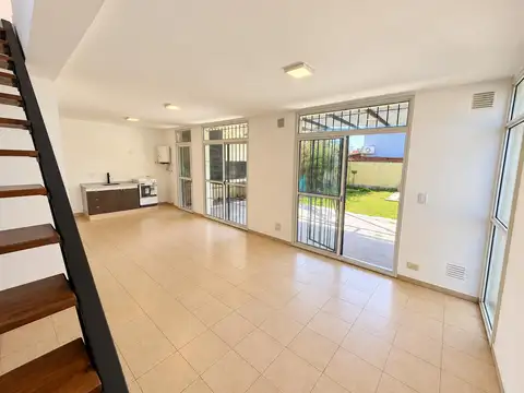 Casa 4 ambientes con 1 baño
