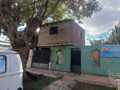 LOTE CON MEJORAS - VILLA ADELINA