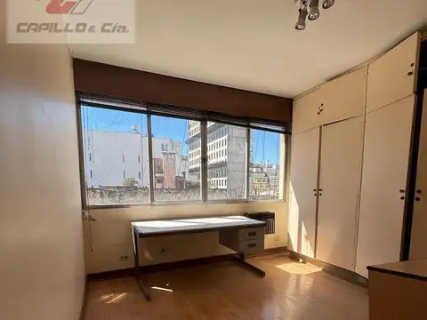 Hermosa oficina Muy Luminosa 100m2 en Lavalle al 700