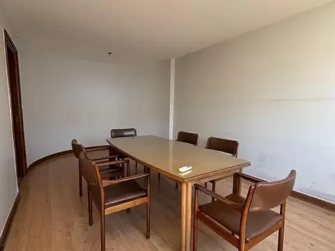 Oficina 4 ambientes con 2 baños