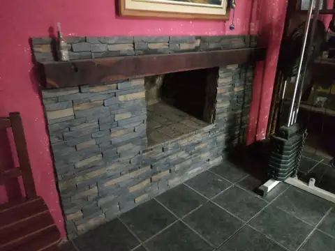 Casa 7 ambientes con 1 baño