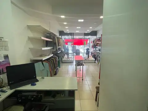 Excelente Local en la mejor zona de Munro.