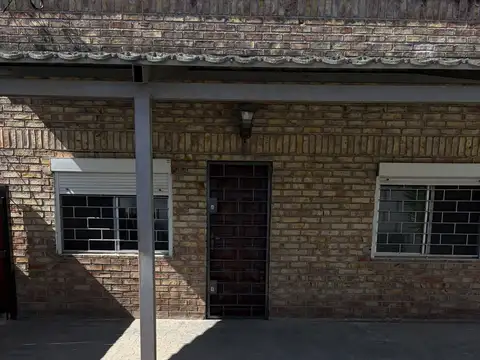 Alquiler de casa con  dos dormitorios Las Acacias