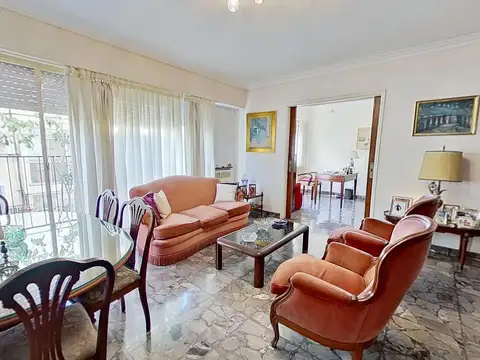 Hermoso departamento de 4 ambientes con dependencia cochera y baulera