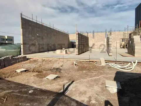 Docta Avenida Etapa IV Venta Local Comercial en Pozo con Patio Privado