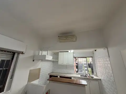 Departamento tipo casa en alquiler en Villa Ballester