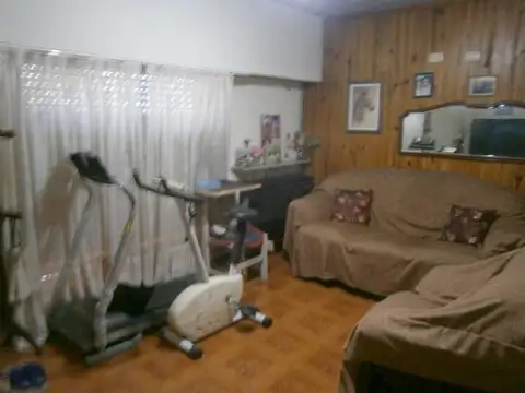 Brandsen 1800, Piso 1 y 2