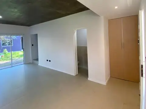 Depto Tipo Casa en Venta con 2 cocheras