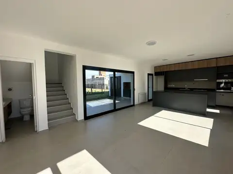 Depto Tipo Casa en Venta en Mendiolaza, USD 189.000