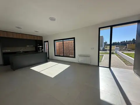 Depto Tipo Casa 4 ambientes con 2 baños