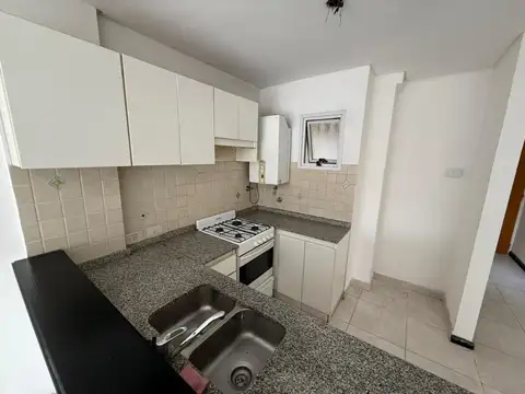 Jose M Moreno 164 , Piso 4