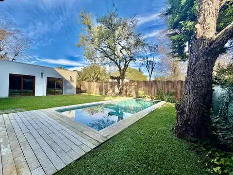 Casa en Venta en Villa Gobernador Udaondo, USD 595.000