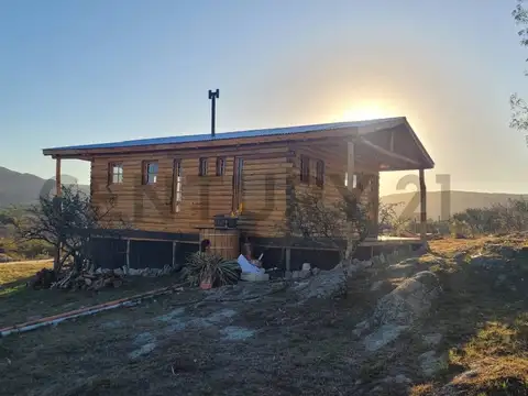 VENTA - Hermosa Cabaña en Sierras Chicas de Calamuchita - ESCRITURA