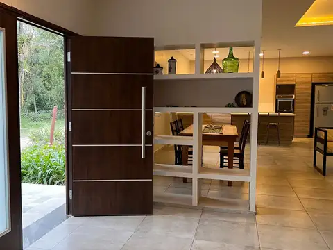 Casa 6 ambientes con 3 baños