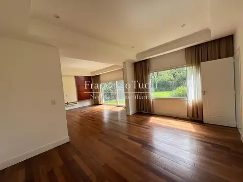 Casa en Alquiler de 4 dormitorios