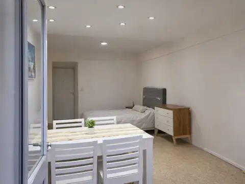 OPORTUNIDAD DEPARTAMENTO 1 AMBIENTE A LA CALLE CON BALCÓN EN ZONA CENTRO