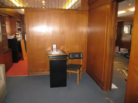 Oficina 6 ambientes con 2 baños