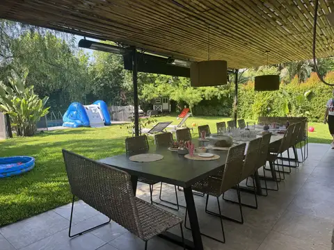 Casa en Alquiler Temporal con 4 cocheras