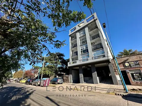 Departamento con cochera en alquiler en Belén de Escobar