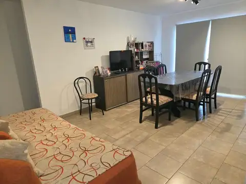 Departamento 2 ambientes con cochera en alquiler Parque Luro