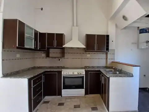 PH 2 AMB ALQUILER /1 DORM-ALTILLO-PATIO. LUZURIAGA