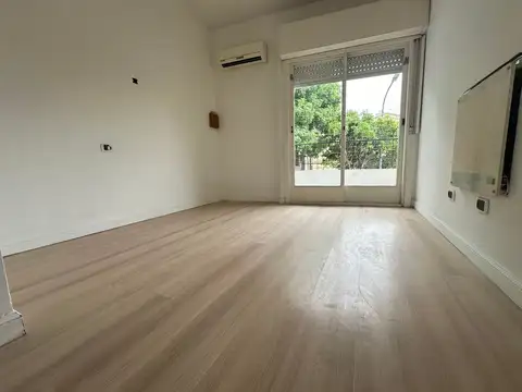 PH TIPO CASA 4 AMBIENTES Y COCHERA 