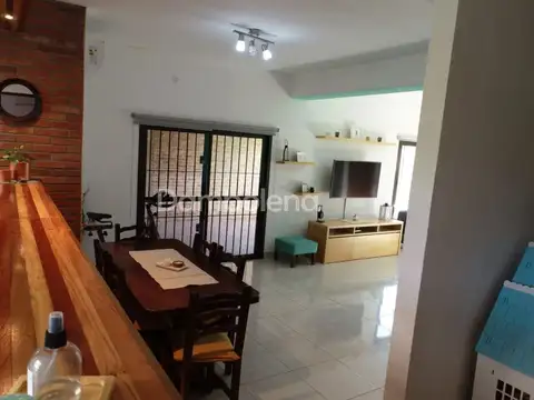 Casa 3 ambientes con 2 baños