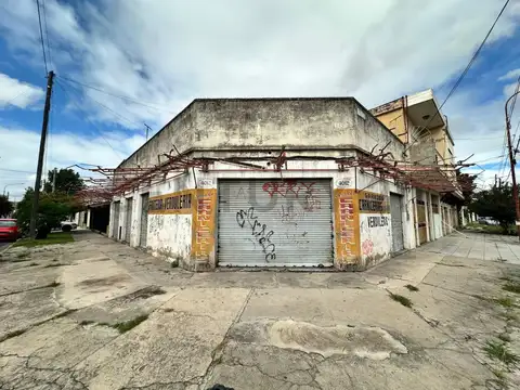 Ideal inversión: casa + departamento + 3 locales - Ciudadela