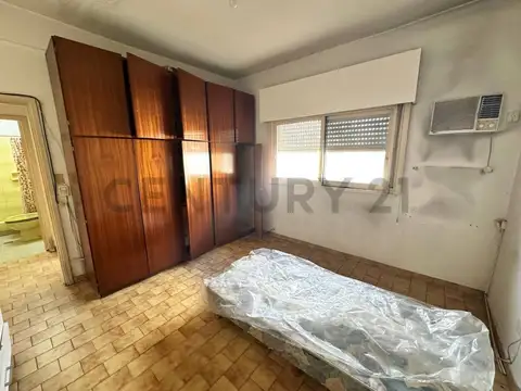 Ideal inversión: casa + departamento + 3 locales - Ciudadela