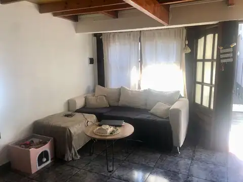 VENTA PH 3 AMBIENTES CON ESCRITORIO Y JARDIN LANUS