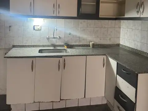 Casa en venta de 3 dormitorios c/ cochera en Jesús Nazareno