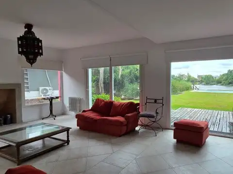 Casa 5 ambientes con 3 baños